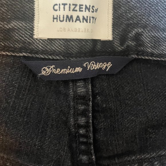 Citizens of Humanity Annabelle Short High-rise, denim cut-off shorts - Picture 3 of 5